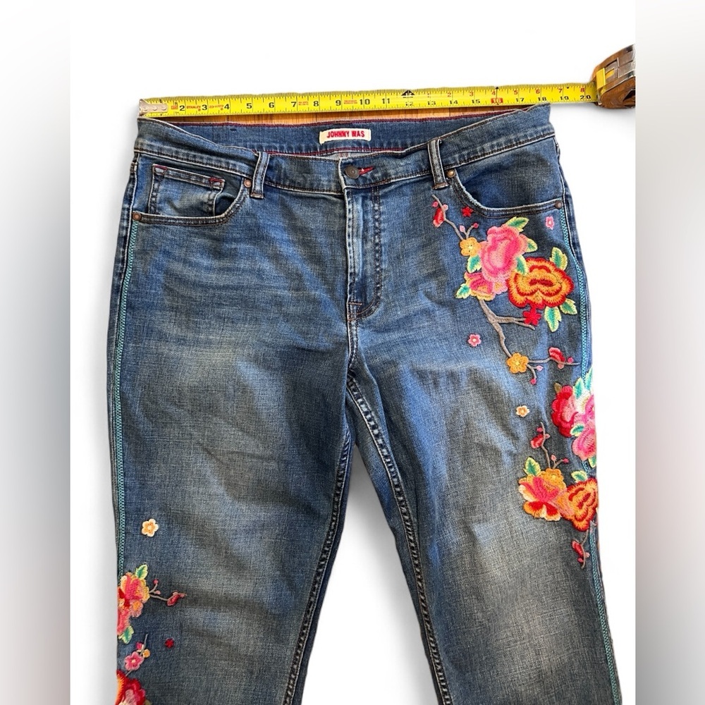 Full length Women’s Johnny Was Embroidered Blossom Boyfriend Jeans size 32 JWLA - Picture 7 of 11
